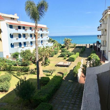 Baia Degli Dei - Living La Nike Apartment Giardini Naxos Exterior photo
